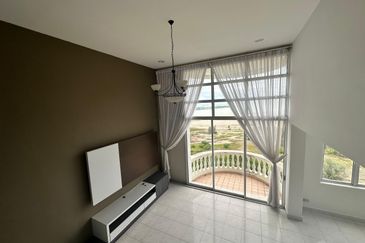 KONDOMINIUM SERI BAYAN