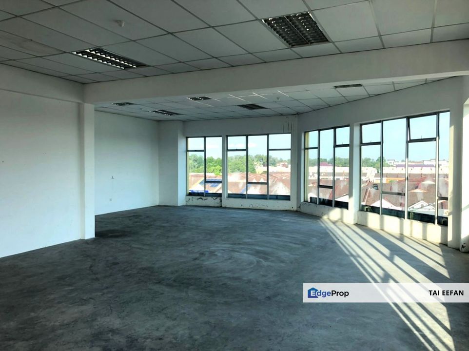 Taman Universiti 4-Storey Terrace Shop Lot @ Skudai, Johor, Skudai