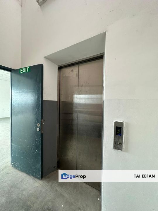 Taman Universiti 4-Storey Terrace Shop Lot @ Skudai, Johor, Skudai