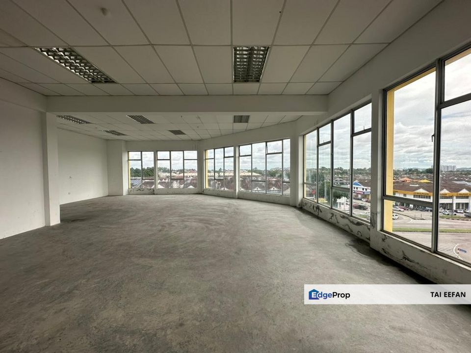 Taman Universiti 4-Storey Terrace Shop Lot @ Skudai, Johor, Skudai