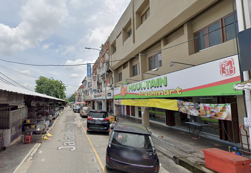 3 storey shop lot @ Ampang for sale (2 units)