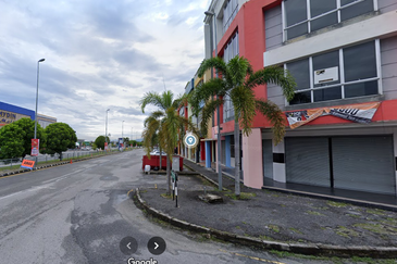 4-storey corner shop @ Ipoh for sale 