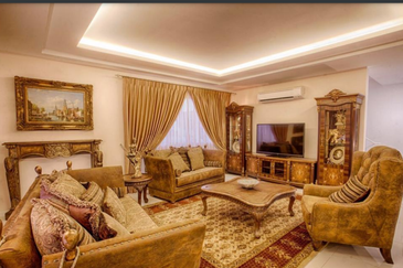 3 storey Bungalow @ Horizon Hills for Sale 