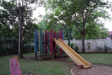 KONDOMINIUM SERI BAYAN