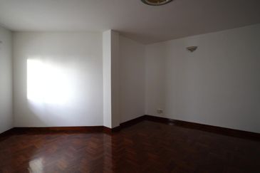 KONDOMINIUM SERI BAYAN