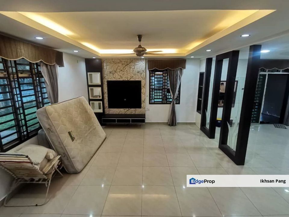 Jalan Kempas, Bandar Putra Kulai Corner SemiD House for Sale RM1