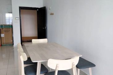 D'Summit Residences @ Kempas Utama