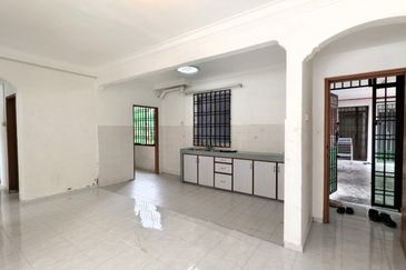 Sri Putra Apartments