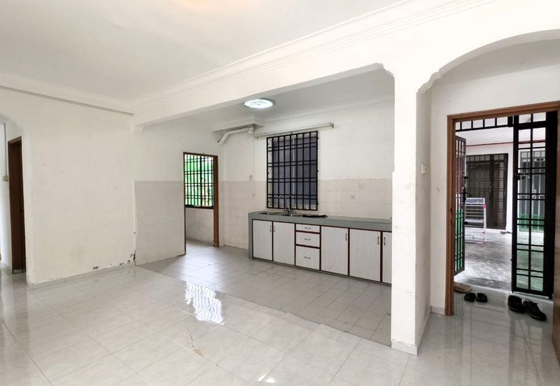 Sri Putra Apartments