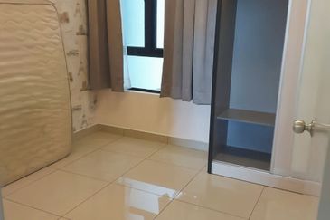 D'Summit Residences @ Kempas Utama