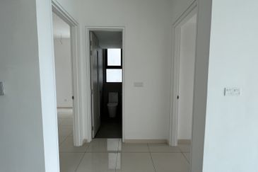 The M @ Medini Macrolink