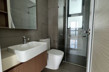 The M @ Medini Macrolink