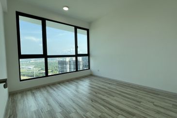 The M @ Medini Macrolink