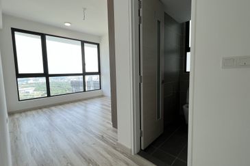 The M @ Medini Macrolink