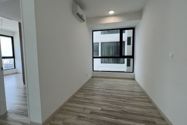 The M @ Medini Macrolink