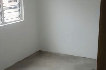 Taman Pulai Utama Flat