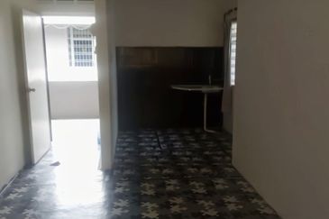 Taman Pulai Utama Flat