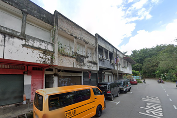 Double Storey Shop at Taman Desa Kulai For Rent Basic Unit Unblock view 