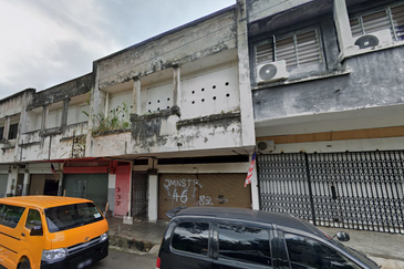 Double Storey Shop at Taman Desa Kulai For Rent Basic Unit Unblock view 