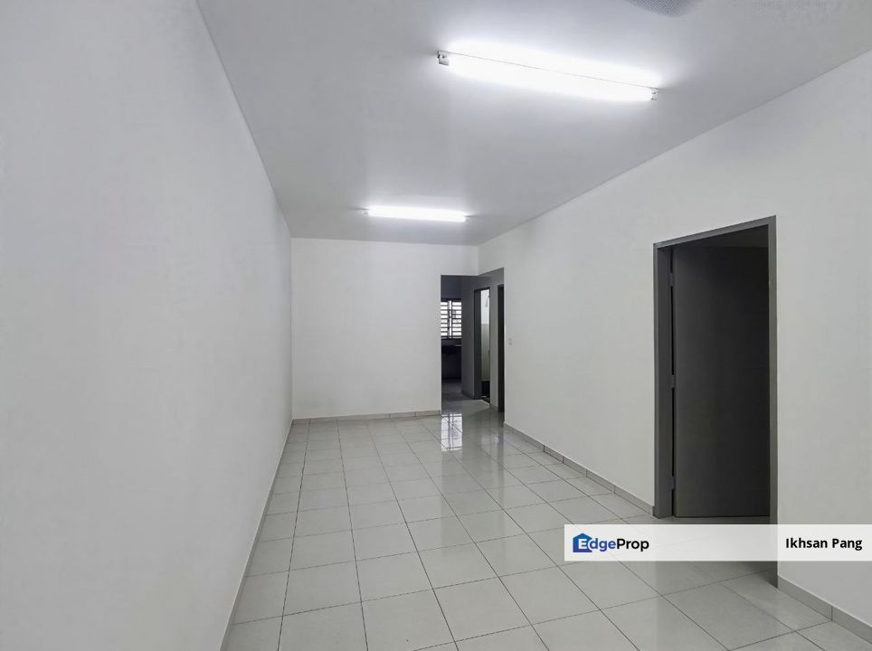 Indahpura Townhouse for Rent @ Jalan Iris, Kulai – 3 Bedrooms, Ground Floor, RM1,200, Johor, Kulai