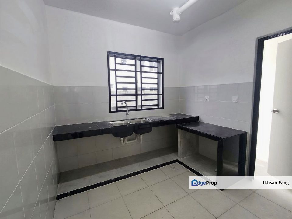 Indahpura Townhouse for Rent @ Jalan Iris, Kulai – 3 Bedrooms, Ground Floor, RM1,200, Johor, Kulai
