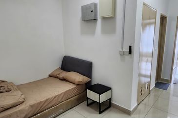 The Pinnacles (Pinnacle Tower)