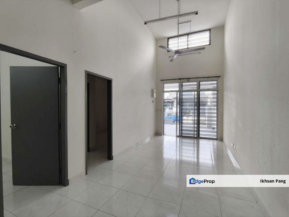 FOR RENT – 1 Storey Terrace House @ Jalan Kelicap, Bandar Putra Kulai | 4 Bedrooms | RM1,500, Johor, Kulai