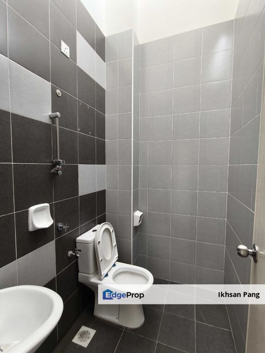 FOR RENT – 1 Storey Terrace House @ Jalan Kelicap, Bandar Putra Kulai | 4 Bedrooms | RM1,500, Johor, Kulai