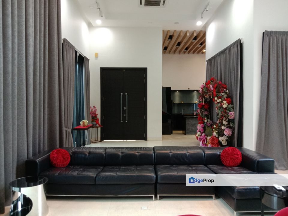 3 storey with pool bungalow for sales, Kuala Lumpur, Dutamas