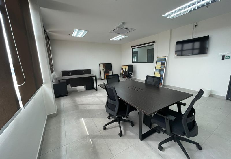 West Port, Pulau Indah