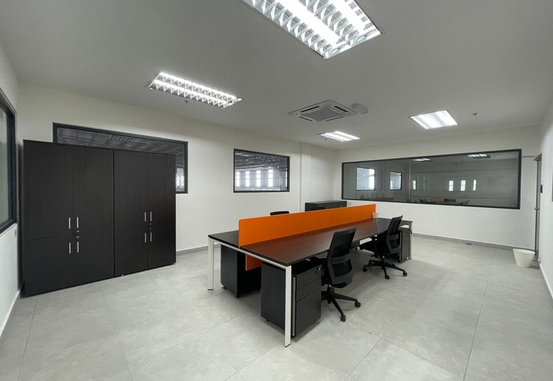 West Port, Pulau Indah