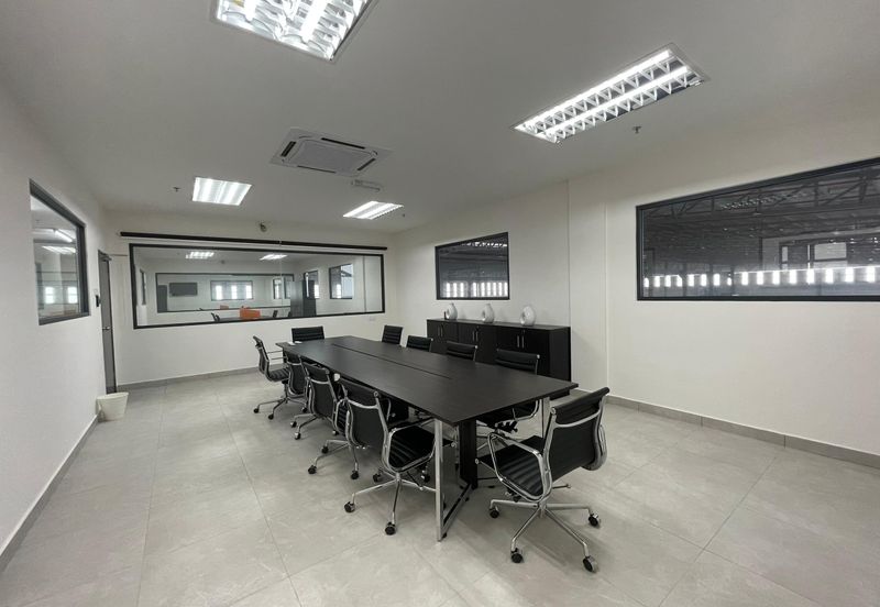 West Port, Pulau Indah