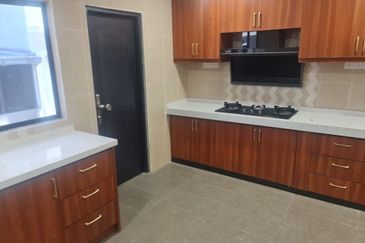 Hemingway Residence @ Bandar Seri Coalfields