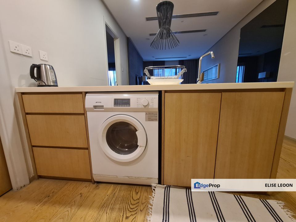 Good condition unit with Pool View, Kuala Lumpur, KLCC