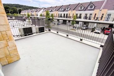 Monet Springtime @ Sunsuria City