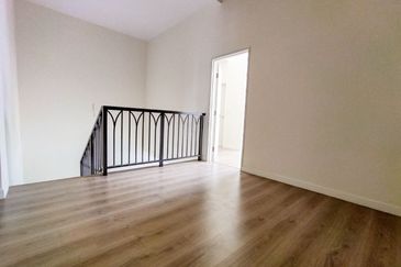 Monet Springtime @ Sunsuria City