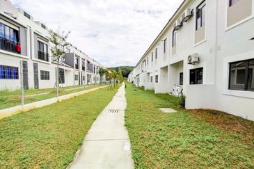 Monet Springtime @ Sunsuria City