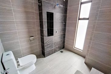 Monet Springtime @ Sunsuria City