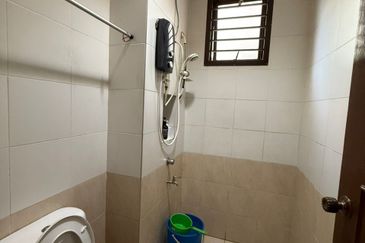 Jalan Austin Heights 1