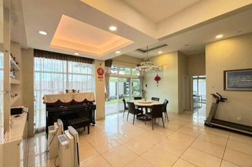 Jalan Setia Tropika 6/2