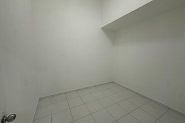 Jalan Setia Tropika 4/1