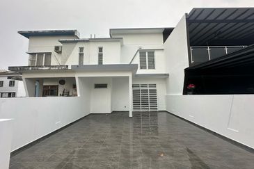 Jalan Setia Tropika 4/1