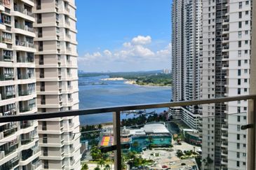 Baypoint @ Country Garden Danga Bay