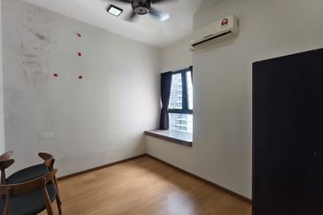 Baypoint @ Country Garden Danga Bay