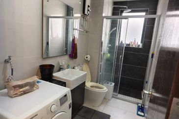 Baypoint @ Country Garden Danga Bay