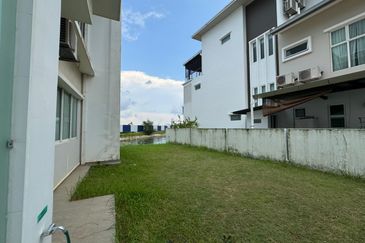 Isola Villa @ Senibong Cove