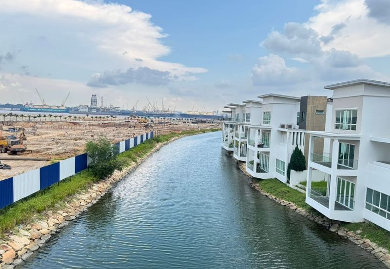 Isola Villa @ Senibong Cove