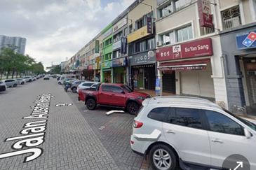 Jalan Austin Heights