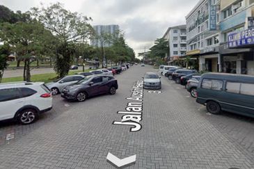 Jalan Austin Heights