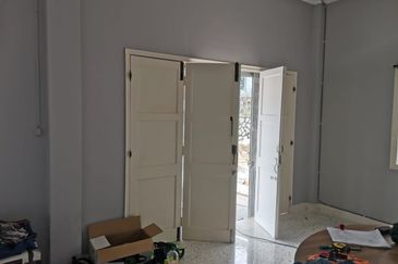 Jalan Ismail @ Renovated 1-storey Bungalow House